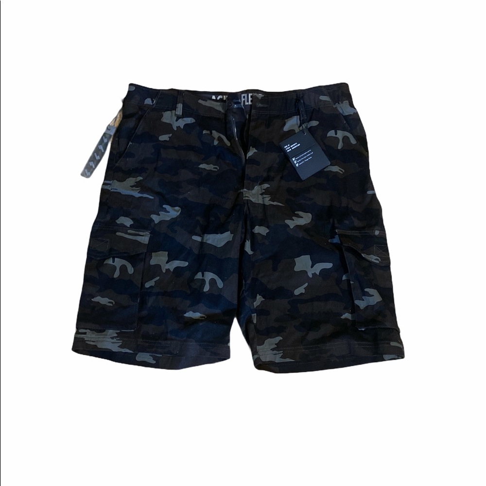 Camo  shorts sz 36